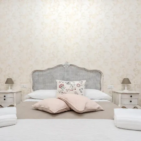 Palazzo Alessandrini Bed & Breakfast Viterbo