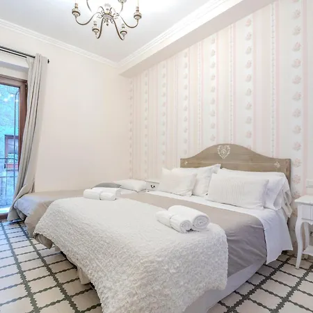 Palazzo Alessandrini Bed & Breakfast Viterbo
